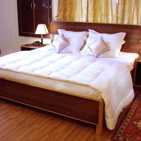 Ikraam Inn Bed & Breakfast Srīnagar Dış mekan fotoğraf