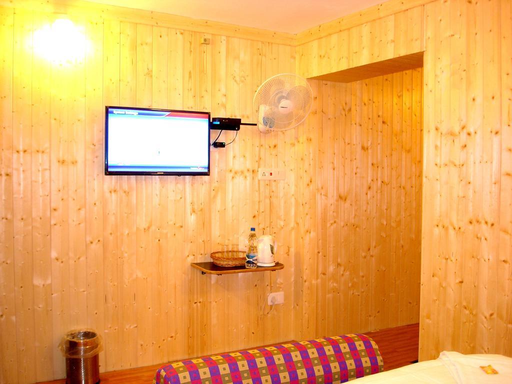 Ikraam Inn Bed & Breakfast Srīnagar Oda fotoğraf