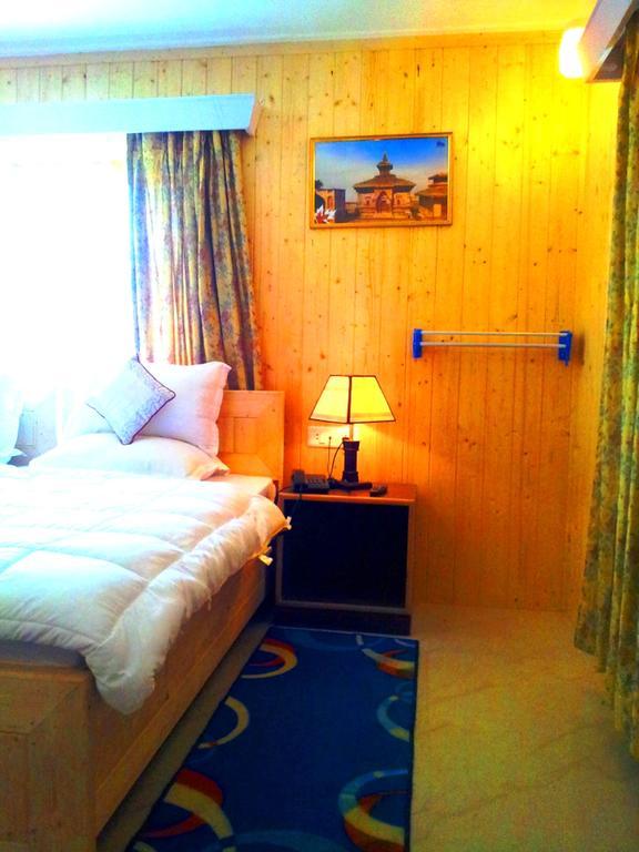 Ikraam Inn Bed & Breakfast Srīnagar Oda fotoğraf