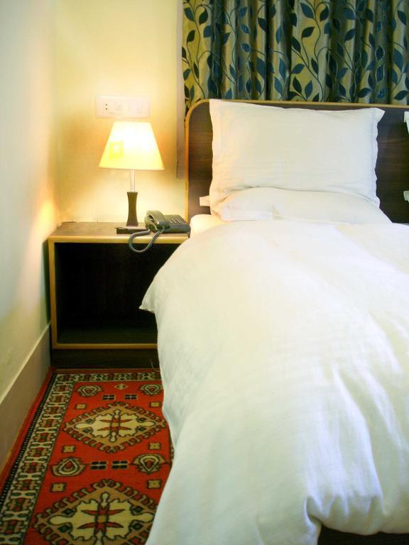Ikraam Inn Bed & Breakfast Srīnagar Oda fotoğraf