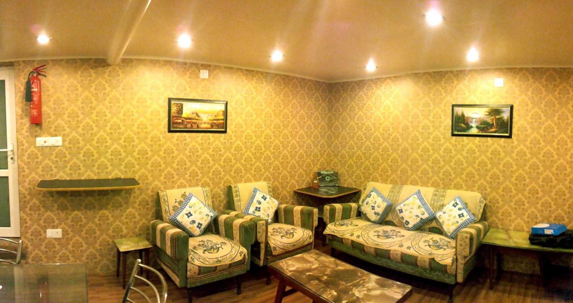 Ikraam Inn Bed & Breakfast Srīnagar Dış mekan fotoğraf