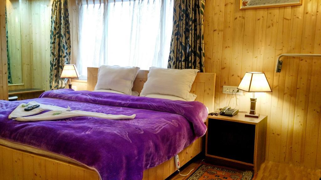 Ikraam Inn Bed & Breakfast Srīnagar Dış mekan fotoğraf
