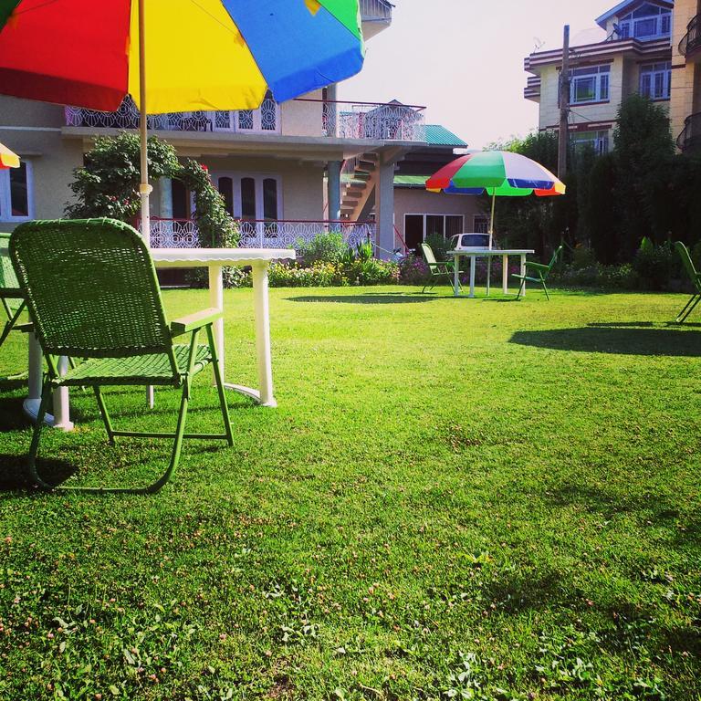 Ikraam Inn Bed & Breakfast Srīnagar Dış mekan fotoğraf