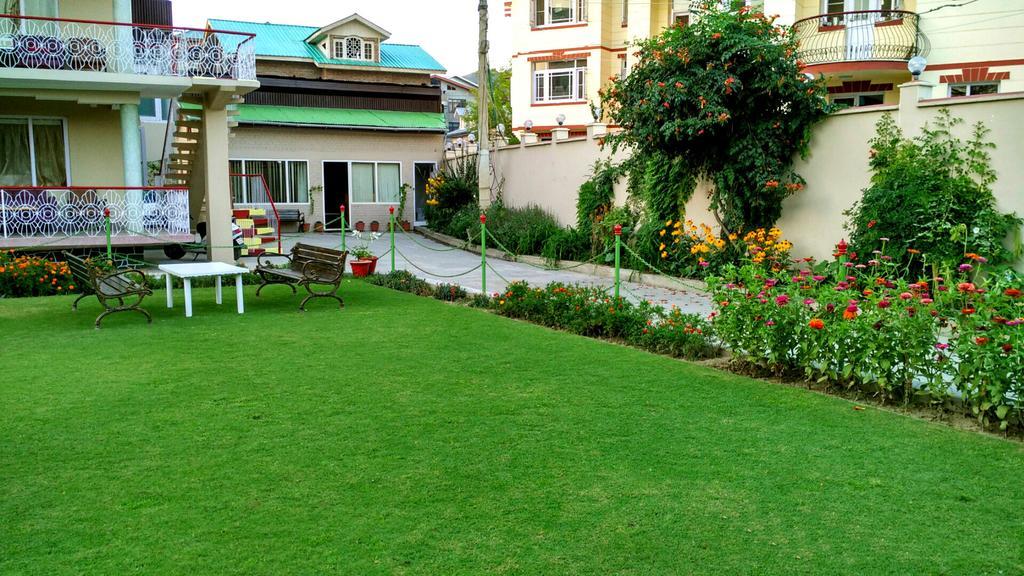 Ikraam Inn Bed & Breakfast Srīnagar Dış mekan fotoğraf