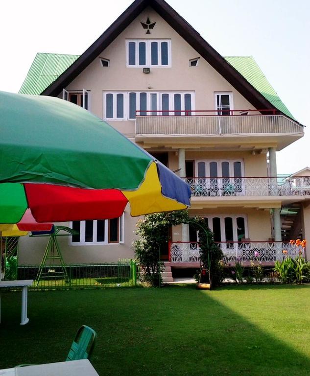 Ikraam Inn Bed & Breakfast Srīnagar Dış mekan fotoğraf